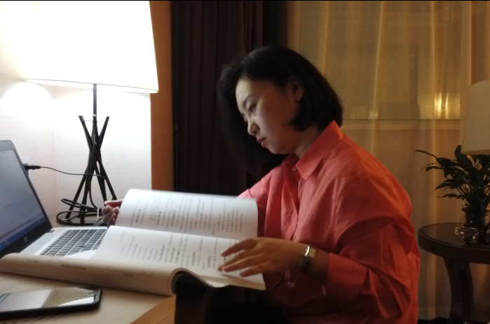 2、毛晶晶(為推進項目落地,夙夜在公) 2、毛晶晶(為推進項目落地,夙夜在公)